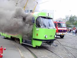 hořící šalina tramvaj